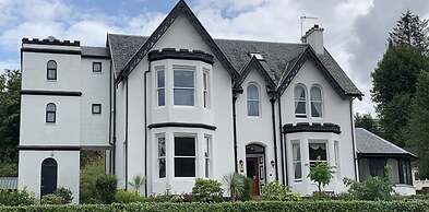 Ashburn House De Luxe B&B