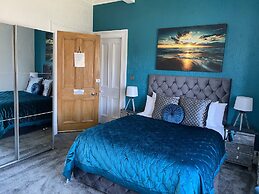 Ashburn House De Luxe B&B