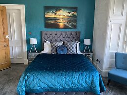 Ashburn House De Luxe B&B