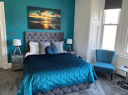 Ashburn House De Luxe B&B