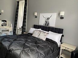 Ashburn House De Luxe B&B