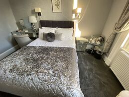 Ashburn House De Luxe B&B