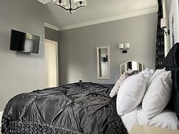 Ashburn House De Luxe B&B