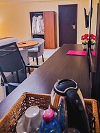 Rhogem Hotel