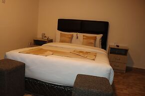 Rhogem Hotel