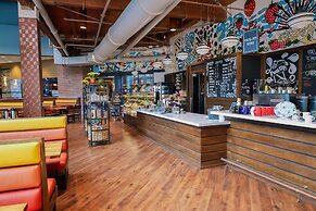 Camelback Lodge & Aquatopia Indoor Waterpark