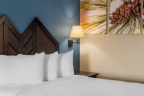 Camelback Lodge & Aquatopia Indoor Waterpark