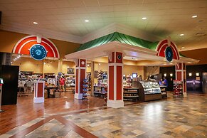 Camelback Lodge & Aquatopia Indoor Waterpark