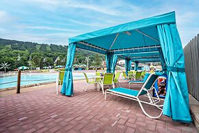 Camelback Lodge & Aquatopia Indoor Waterpark