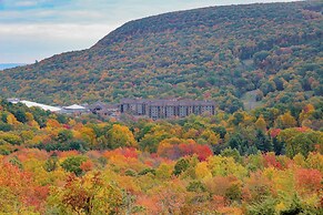 Camelback Lodge & Aquatopia Indoor Waterpark