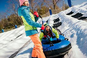 Camelback Lodge & Aquatopia Indoor Waterpark
