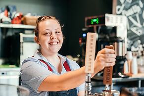 Camelback Lodge & Aquatopia Indoor Waterpark