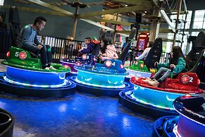 Camelback Lodge & Aquatopia Indoor Waterpark