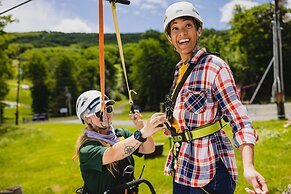 Camelback Lodge & Aquatopia Indoor Waterpark
