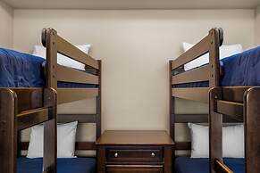 Camelback Lodge & Aquatopia Indoor Waterpark