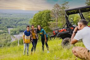 Camelback Lodge & Aquatopia Indoor Waterpark