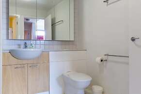 Mika, 2bdr Fitzroy pad With Secure Parking