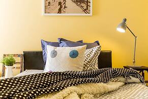 Mika, 2bdr Fitzroy pad With Secure Parking