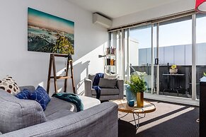 Mika, 2bdr Fitzroy pad With Secure Parking