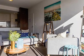 Mika, 2bdr Fitzroy pad With Secure Parking