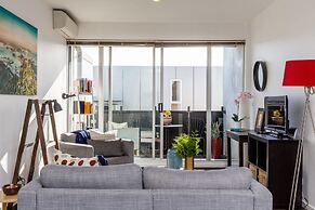 Mika, 2bdr Fitzroy pad With Secure Parking