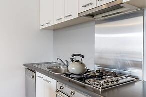 Mika, 2bdr Fitzroy pad With Secure Parking