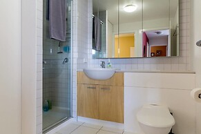 Mika, 2bdr Fitzroy pad With Secure Parking