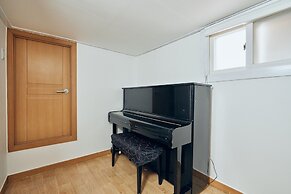 MYEONGDONG Station 2Min HOUSE