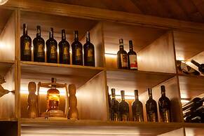 Draha Halong Hotel - Serenity, Charm and Nature - Preferred by Western