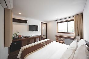Draha Halong Hotel - Serenity, Charm and Nature - Preferred by Western