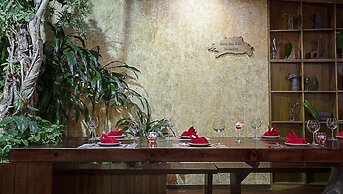 Draha Halong Hotel - Serenity, Charm and Nature - Preferred by Western