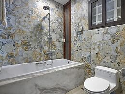 Draha Halong Hotel - Serenity, Charm and Nature - Preferred by Western