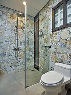 Draha Halong Hotel - Serenity, Charm and Nature - Preferred by Western