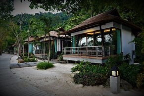 Victoria Cliff Nyaung Oo Phee Island