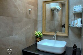 Victoria Cliff Nyaung Oo Phee Island