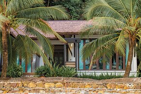 Victoria Cliff Nyaung Oo Phee Island