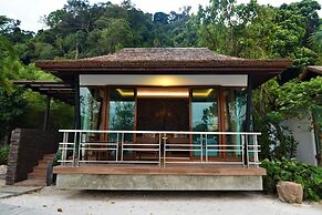 Victoria Cliff Nyaung Oo Phee Island