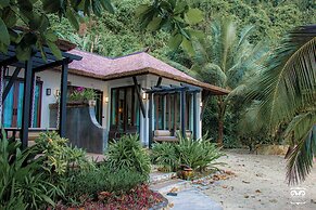 Victoria Cliff Nyaung Oo Phee Island