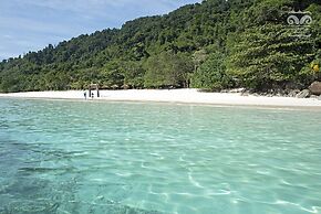 Victoria Cliff Nyaung Oo Phee Island