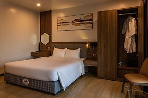 Zen Riverside Hotel & Residences