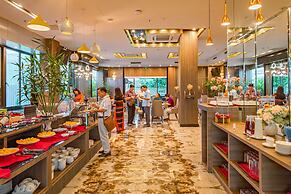 Zen Riverside Hotel & Residences