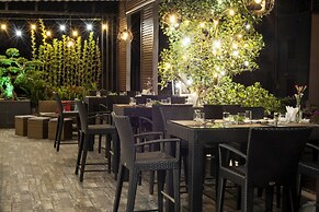 Zen Riverside Hotel & Residences