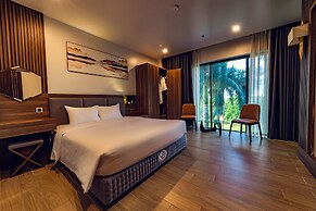 Zen Riverside Hotel & Residences