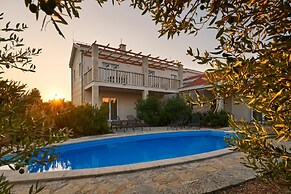 Luxury Villas Stari Grad