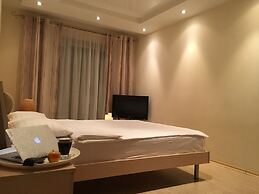 Apartment on Okeanskiy Pr. 100