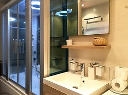 Apartment on Okeanskiy Pr. 100