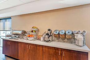 Comfort Inn & Suites near Route 66
