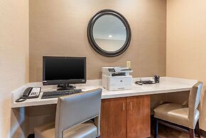 Comfort Inn & Suites near Route 66