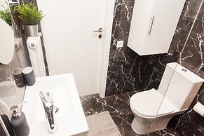 Luxurious Apartment in Athens Downtown