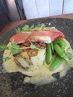 Loftsome Bridge Hotel